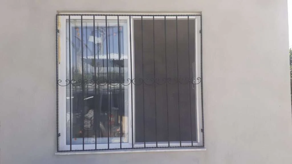 Antalya Balkon Korkuluğu Projesi - Deniz Kıyısı Tasarım