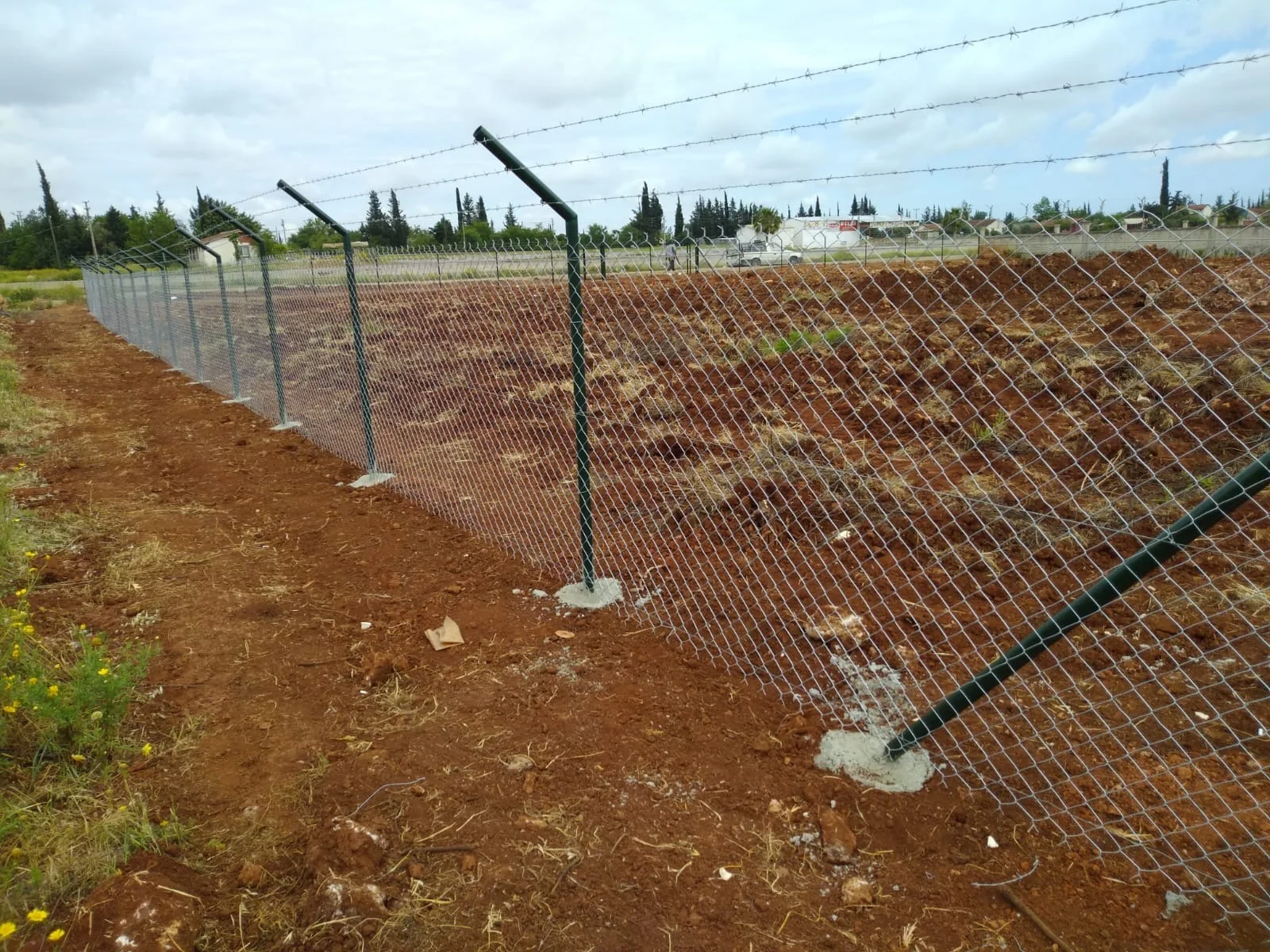 Antalya Bahçe Teli Uygulaması - Modern Çit Sistemi